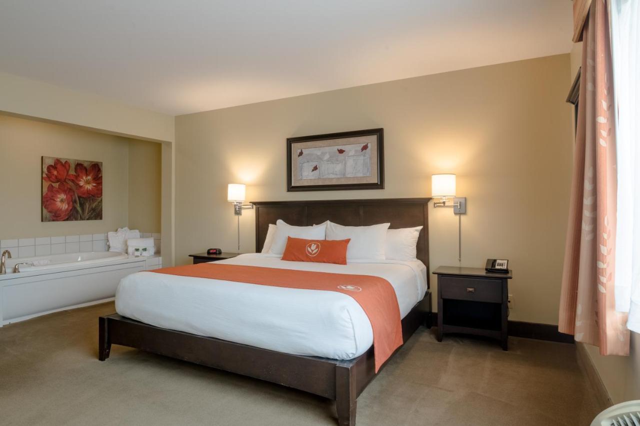 Amsterdam Inn & Suites Sussex Extérieur photo