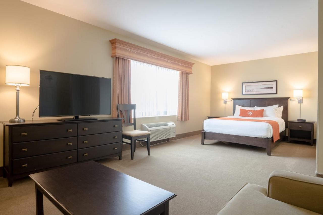 Amsterdam Inn & Suites Sussex Extérieur photo