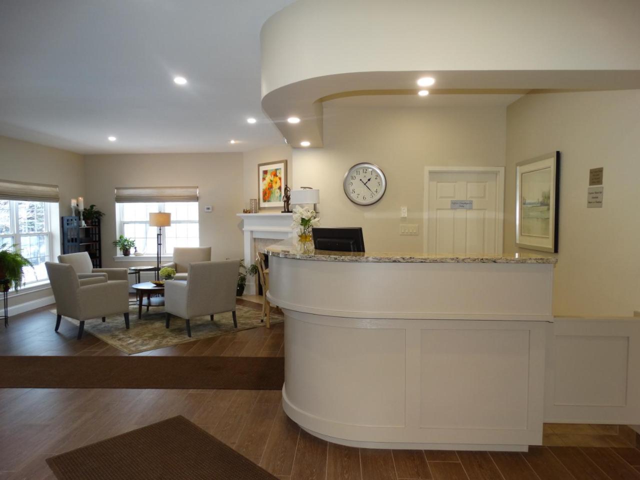 Amsterdam Inn & Suites Sussex Extérieur photo
